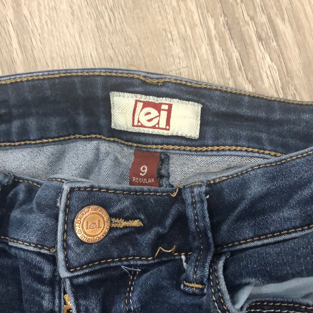 L.E.I jeans - Picture 2 of 3